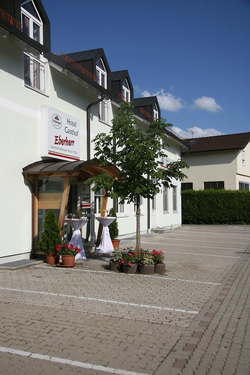 Hotel-Gasthof Eberherr Forstinning Exterior foto